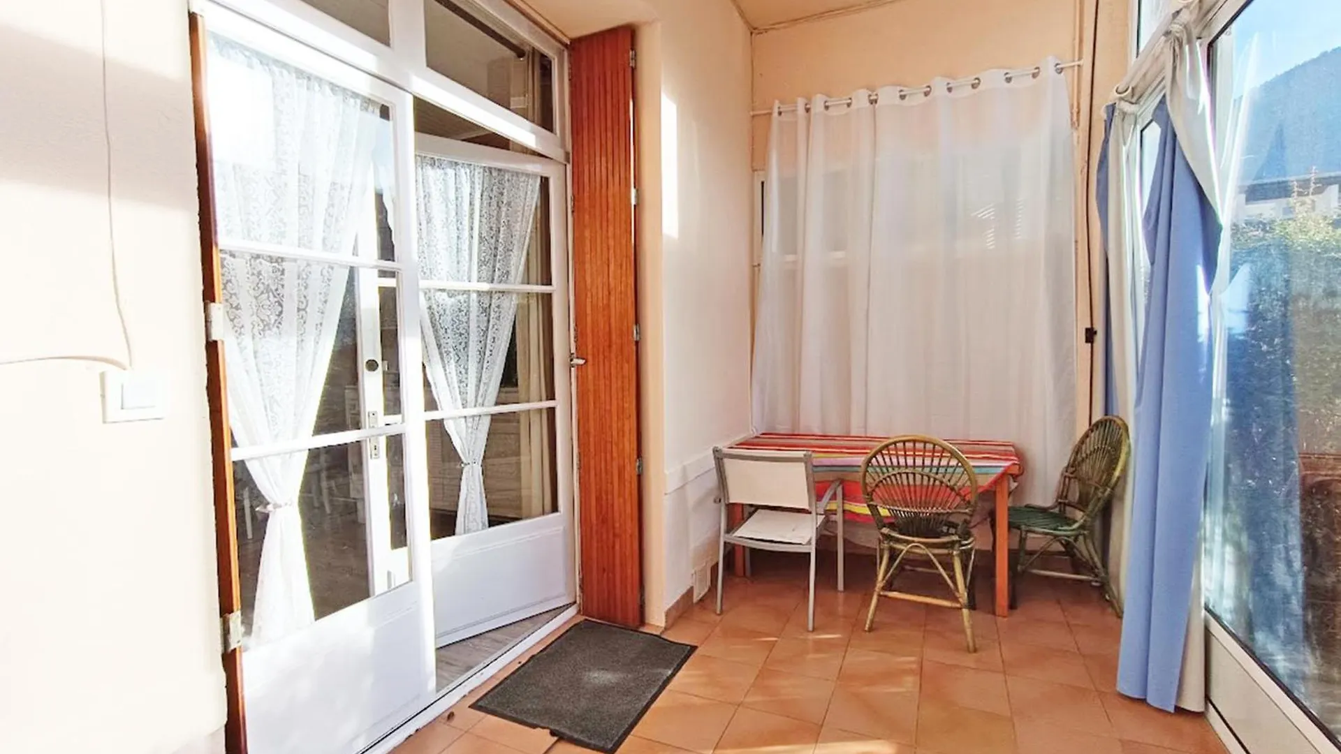 Le Petit Paradis, T3, Wifi, Parking, Veranda Bagnères-de-Luchon 0*,  法国